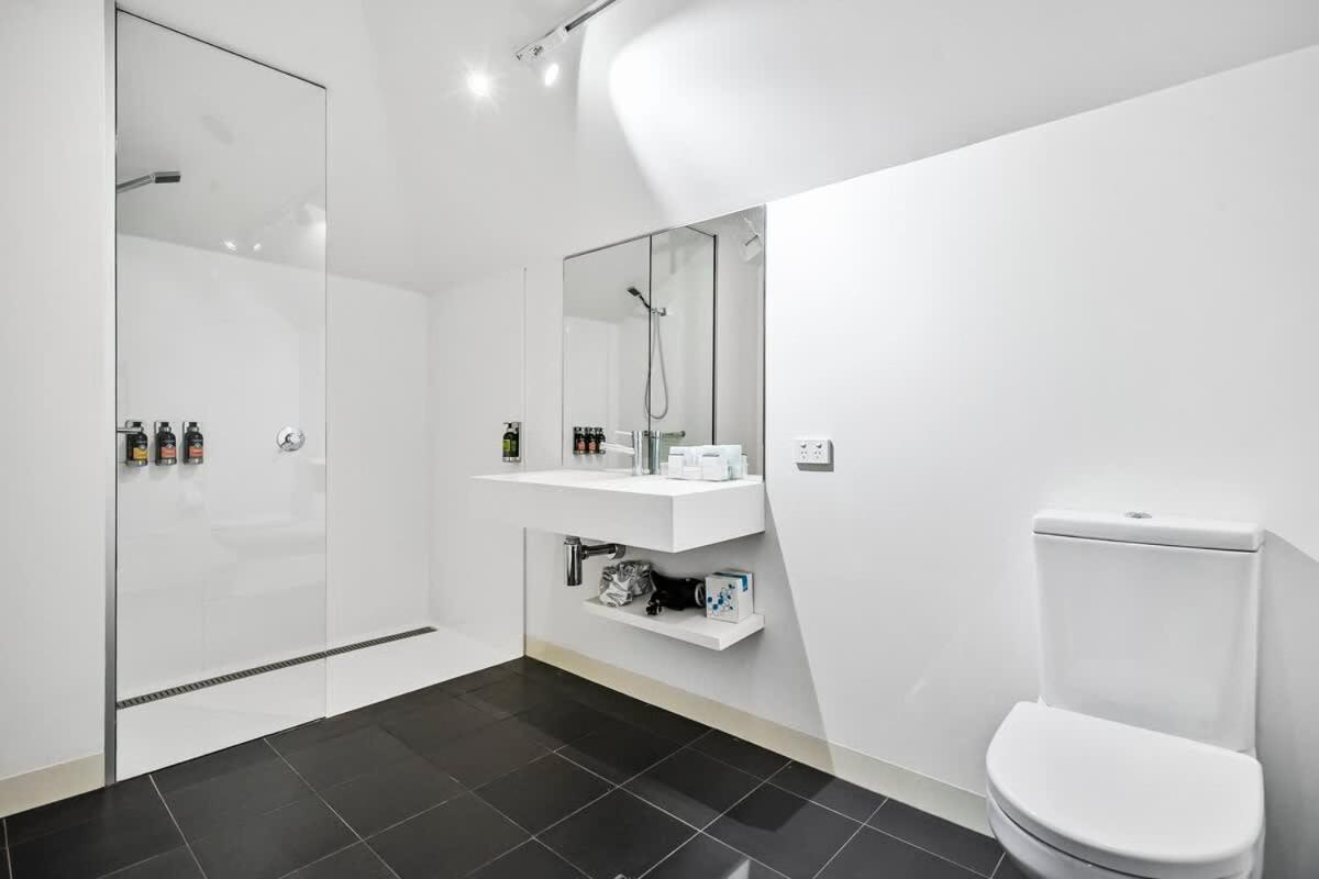 Gibson Mill Penthouse With Private Balcony - 301 Hobart